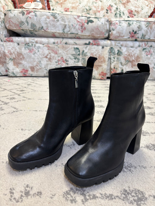 {Schutz} Mid Boot