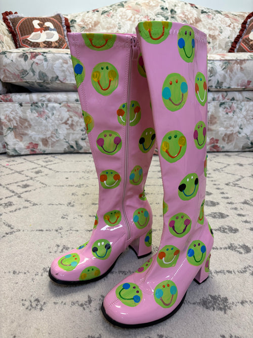 {Zig Zag} Smiley Boots